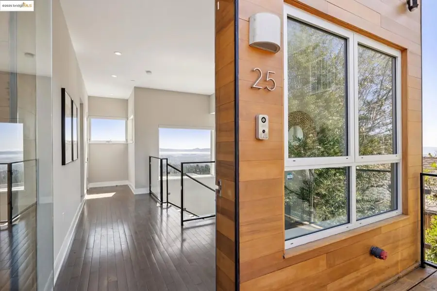 25 Diablo Dr, Oakland, CA 94611 - Image #2