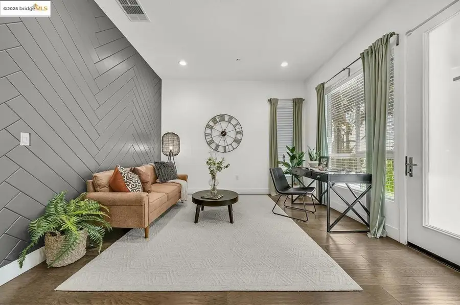 1496 Seawind Dr, Richmond, CA 94804 - Image #2