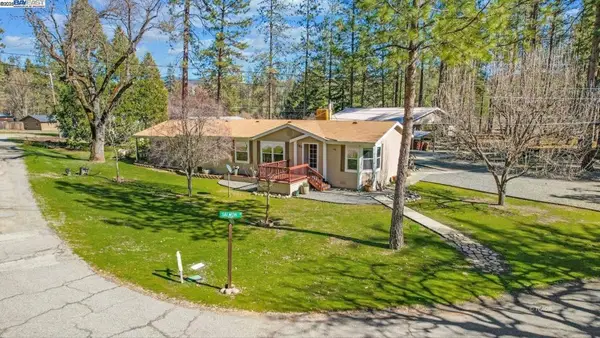 180 Steelhead Cir, Lewiston, CA 96052