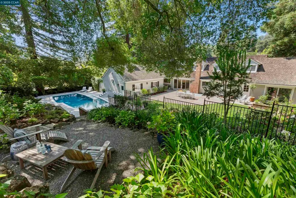 130 Amber Valley Dr, Orinda, CA 94563 - Image #1