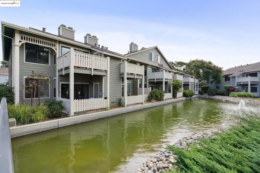 15 Shoreline Ct, Richmond, CA 94804 - Image #2