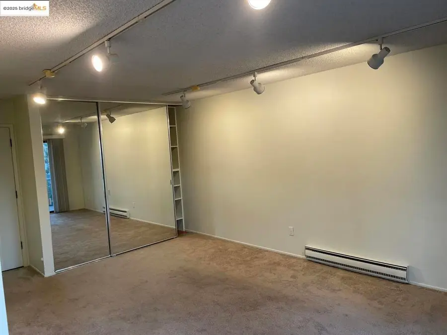 Address Withheld By Seller, Emeryville, CA 94608 - #3