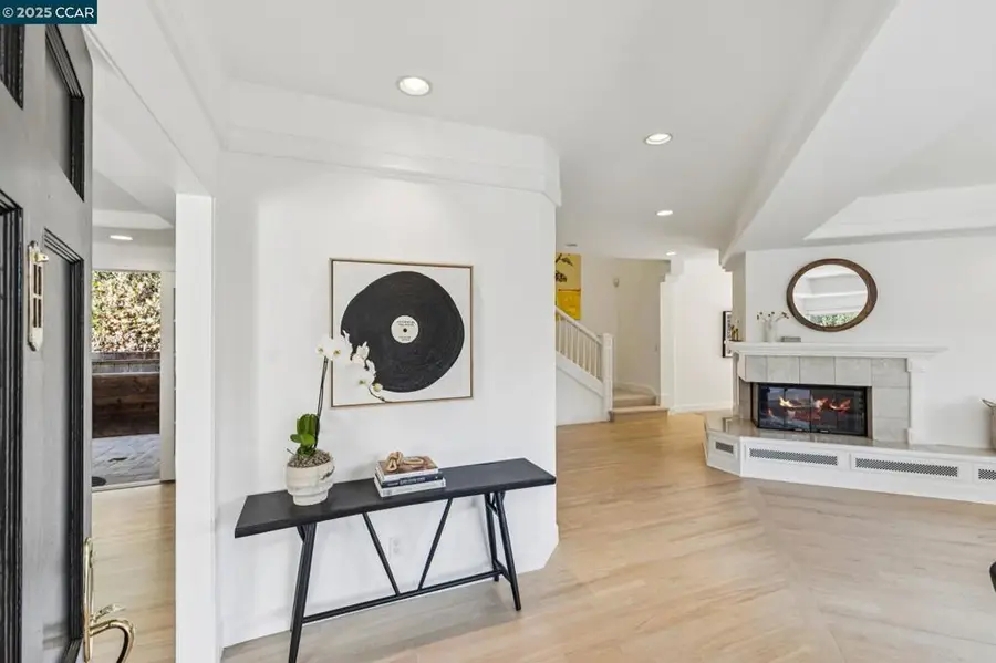 32 Dos Posos, Orinda, CA 94563 - Image #2