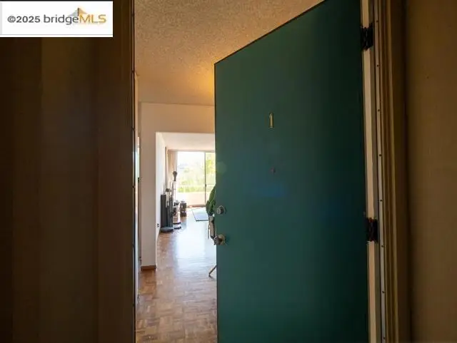 320 Lee St #201, Oakland, CA 94610 - Image #2