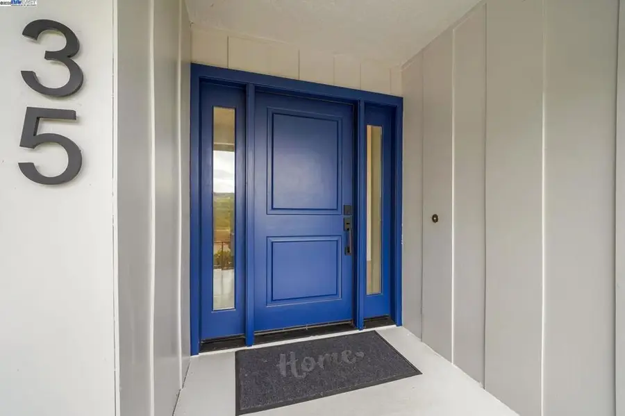 35 San Joaquin Pl, Novato, CA 94947 - Image #2