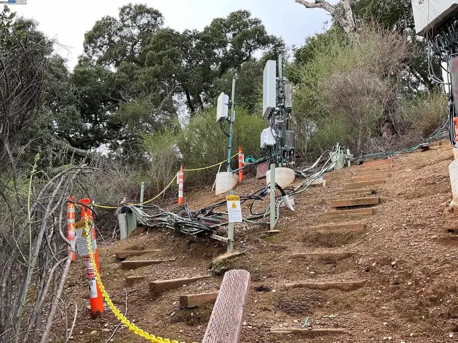 3984 Foothill Rd, Pleasanton, CA 94588 - Image #3