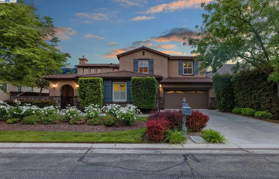 10615 E Landmark Way, Clovis, CA 93619 - Image #3