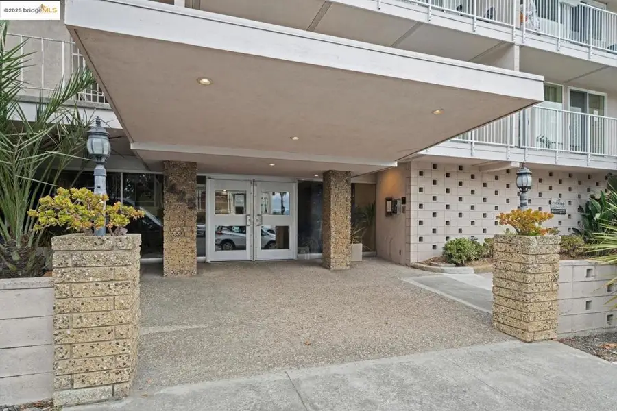 1425 Lakeside Dr #201, Oakland, CA 94612 - Image #3