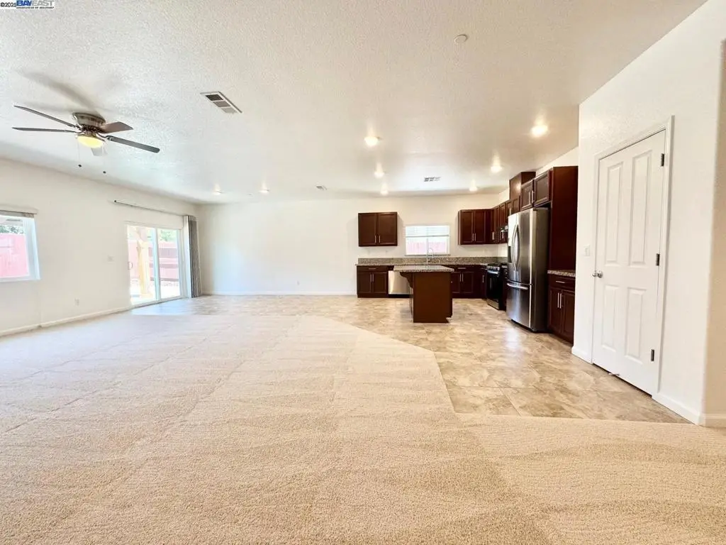 597 Pendragon St, Manteca, CA 95337 - #1