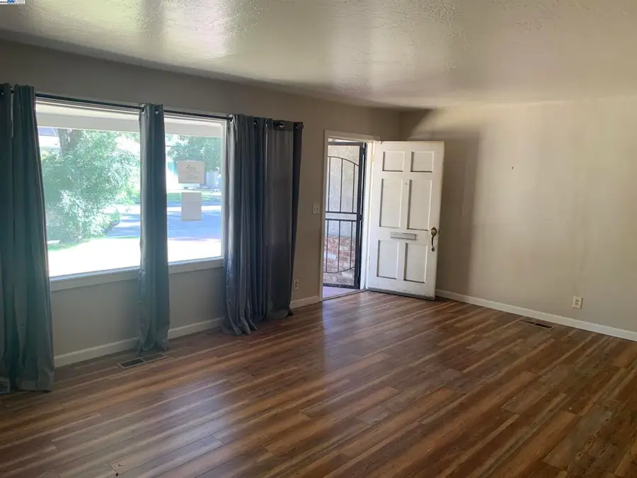 1526 W Monterey Ave, Stockton, CA 95204 - Image #3