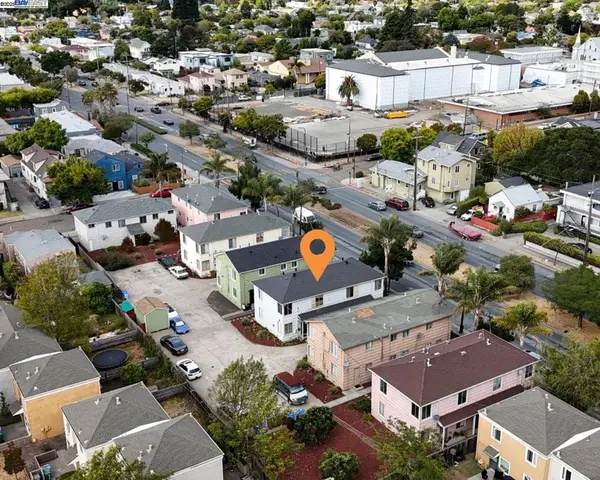 2774 Sacramento St, Berkeley, CA 94702