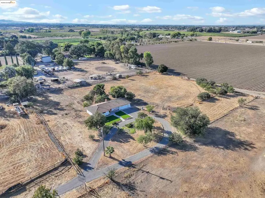 31 Mcfarlan Rd, Knightsen, CA 94548 - Image #3