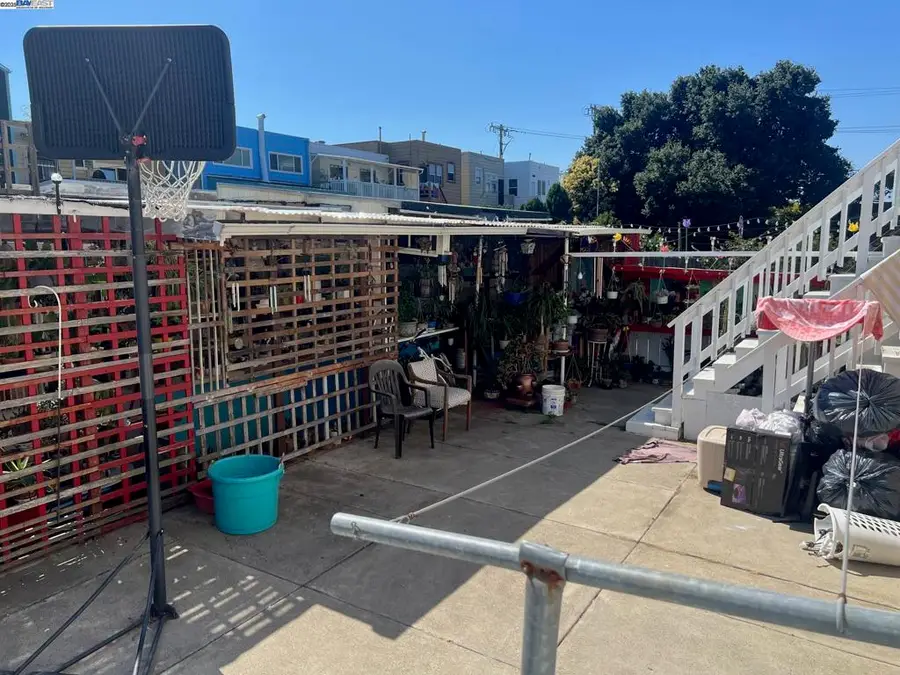 1773 Mckinnon Ave, San Francisco, CA 94124 - Image #2