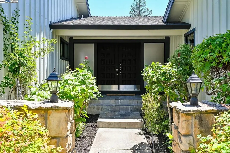 211 Arthur Ct, Danville, CA 94526 - Image #2