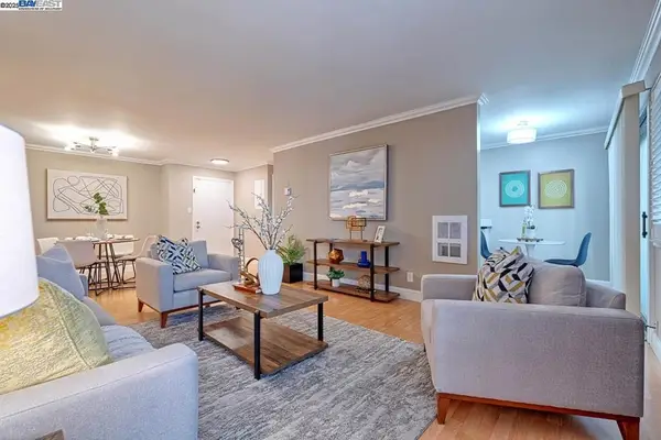 1131 Compass Ln #108, Foster City, CA 94404