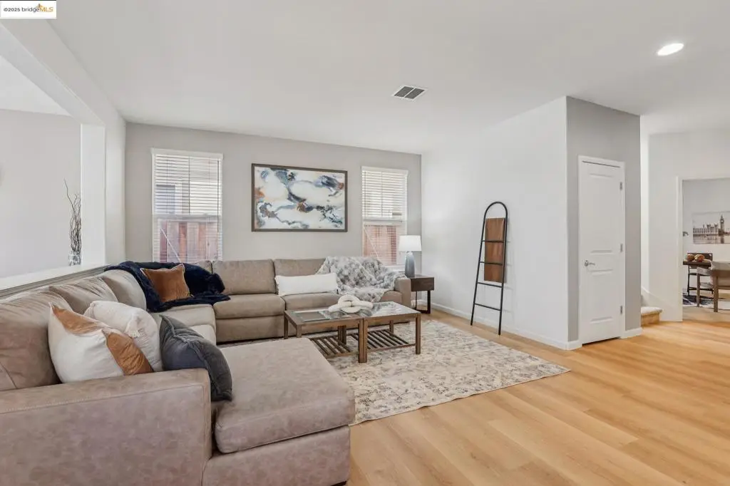 10786 Eagle Ct, Oakland, CA 94603 - Image #1