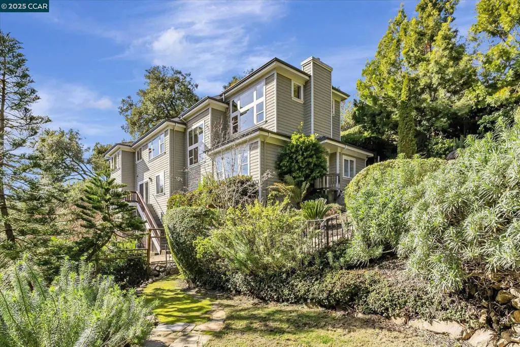 4 Berrybrook Hollow, Orinda, CA 94563 - Image #1