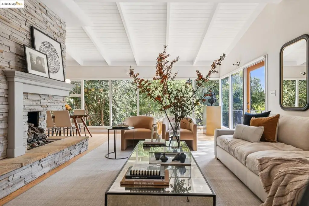 1297 Sunnyhills Rd, Oakland, CA 94610 - Image #1