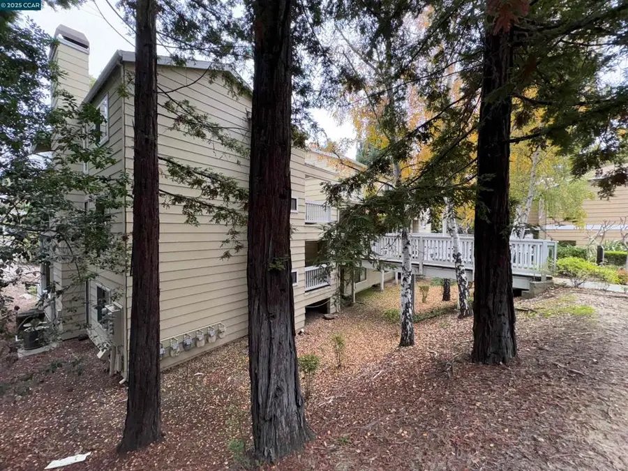 398 Mill Rd, Martinez, CA 94553 - Image #2