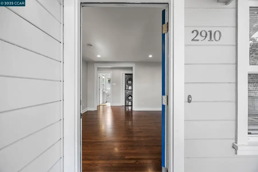 2910 Almond St, Martinez, CA 94553 - Image #3