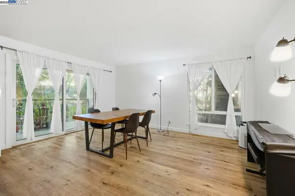 310 N Civic Dr #102, Walnut Creek, CA 94596