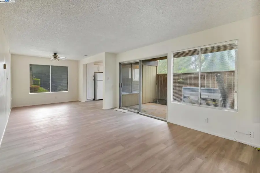 355 Parkview Ter #D1, Vallejo, CA 94589 - Image #2