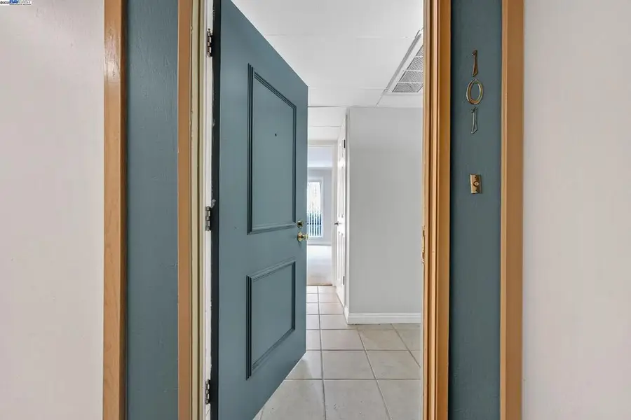 310 N Civic Dr #101, Walnut Creek, CA 94596 - Image #2