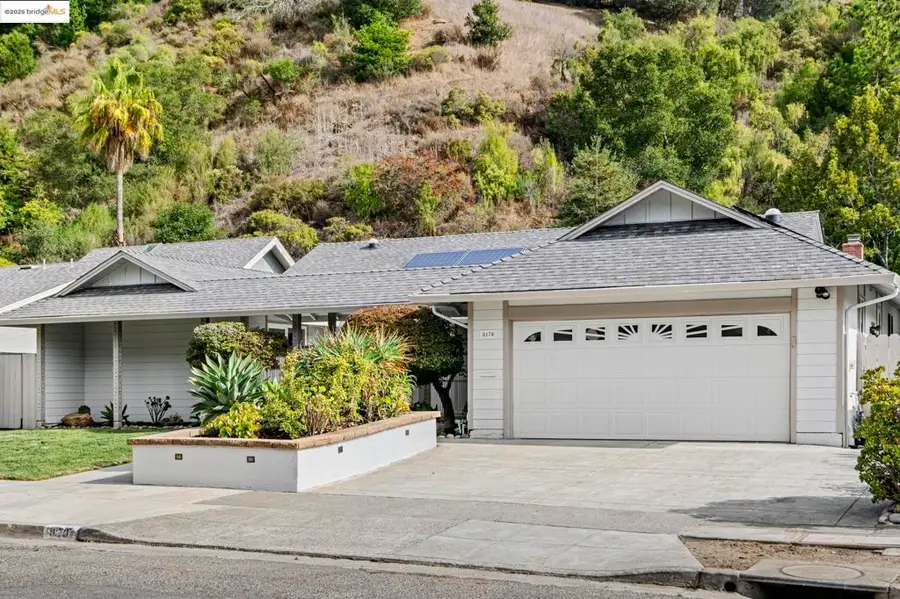 8170 Surrey Ln, Oakland, CA 94605 - Image #2