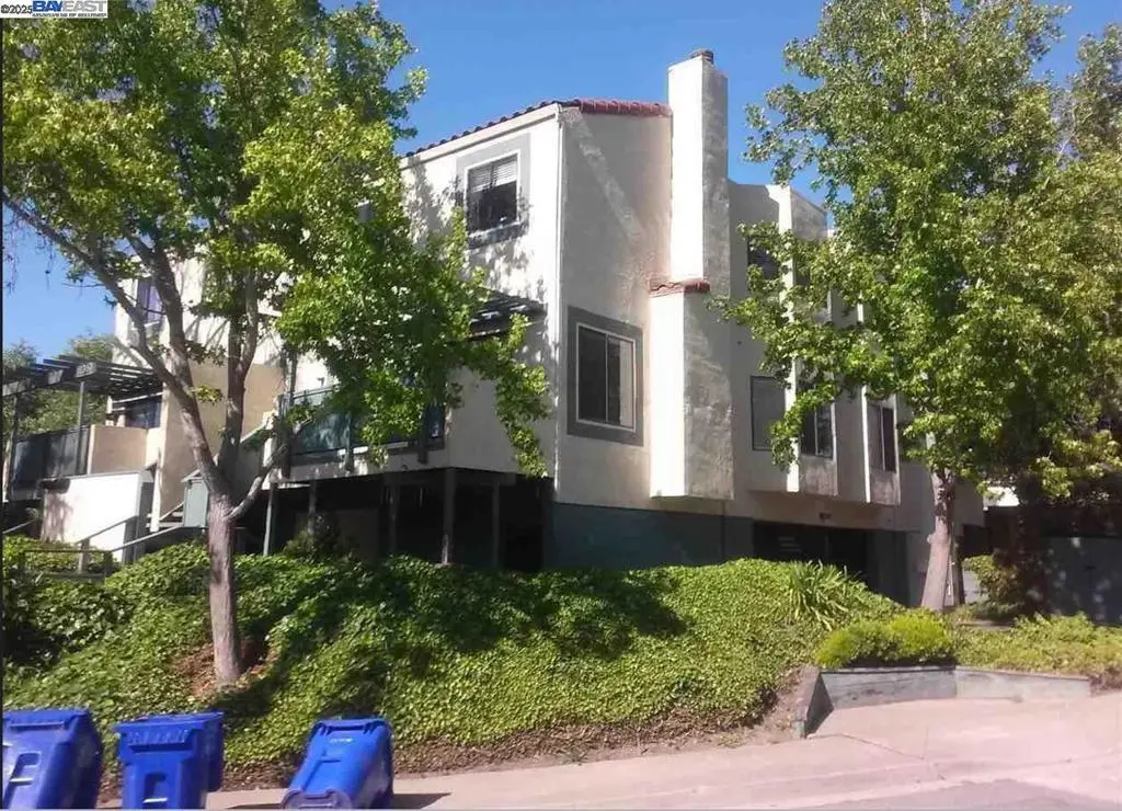 1704 Dalessi Dr, Pinole, CA 94564 - Image #1