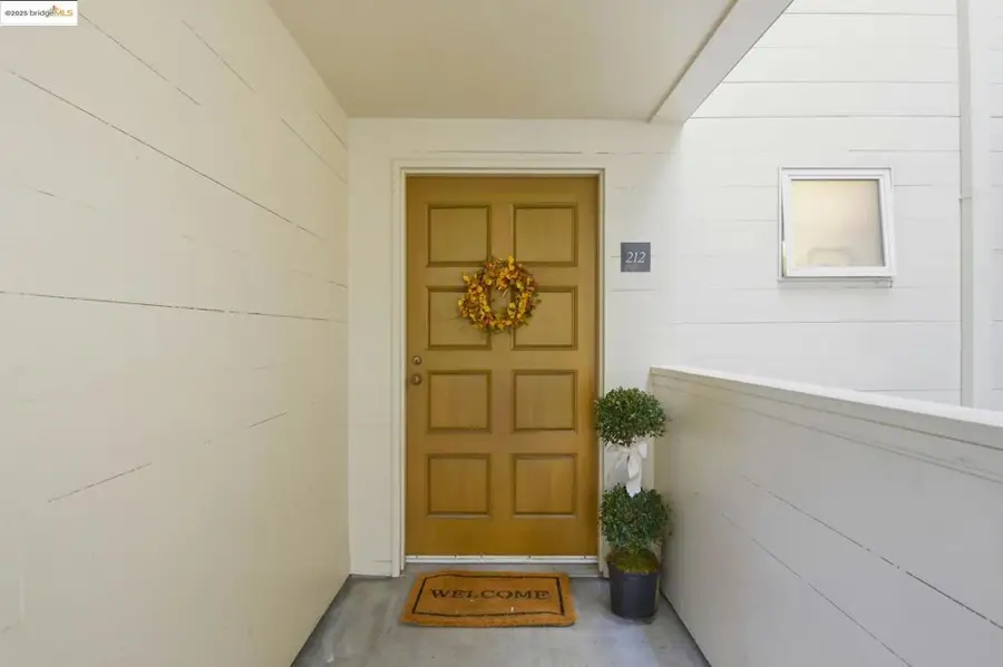 1300 Quarry Ct #212, Richmond, CA 94801 - #3