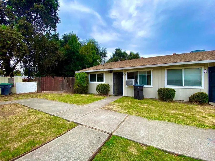 8829 Kelly Dr, Stockton, CA 95209 - Image #2
