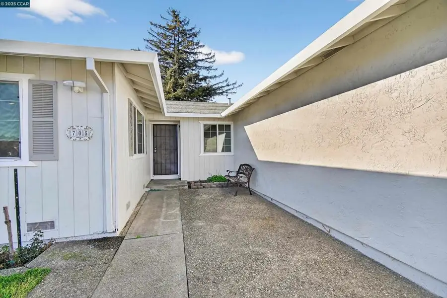 705 Danrose Dr, American Canyon, CA 94503 - Image #3