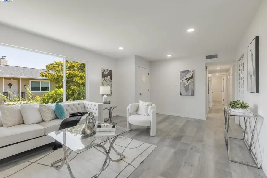 1965 Ascot Dr #6, Moraga, CA 94556 - Image #2