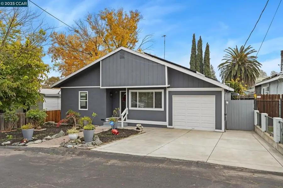 31 Adelaide Dr, Martinez, CA 94553 - Image #2