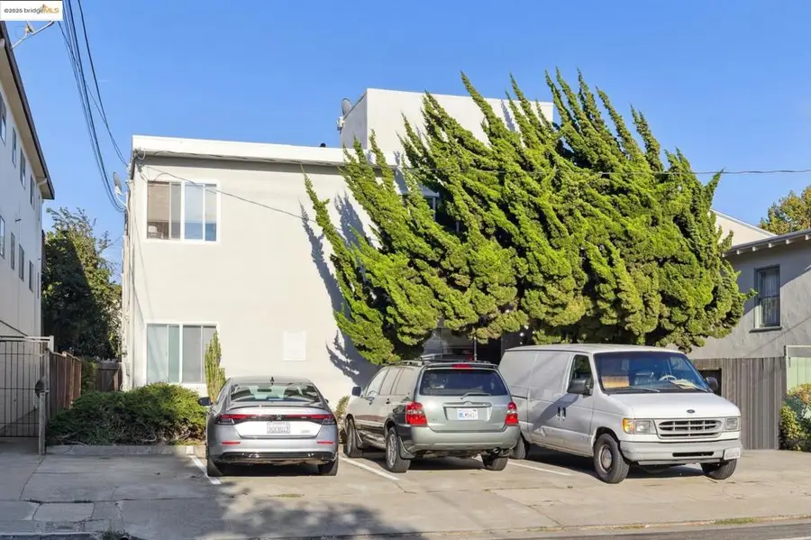 825 Kains Ave, Albany, CA 94706 - Image #2