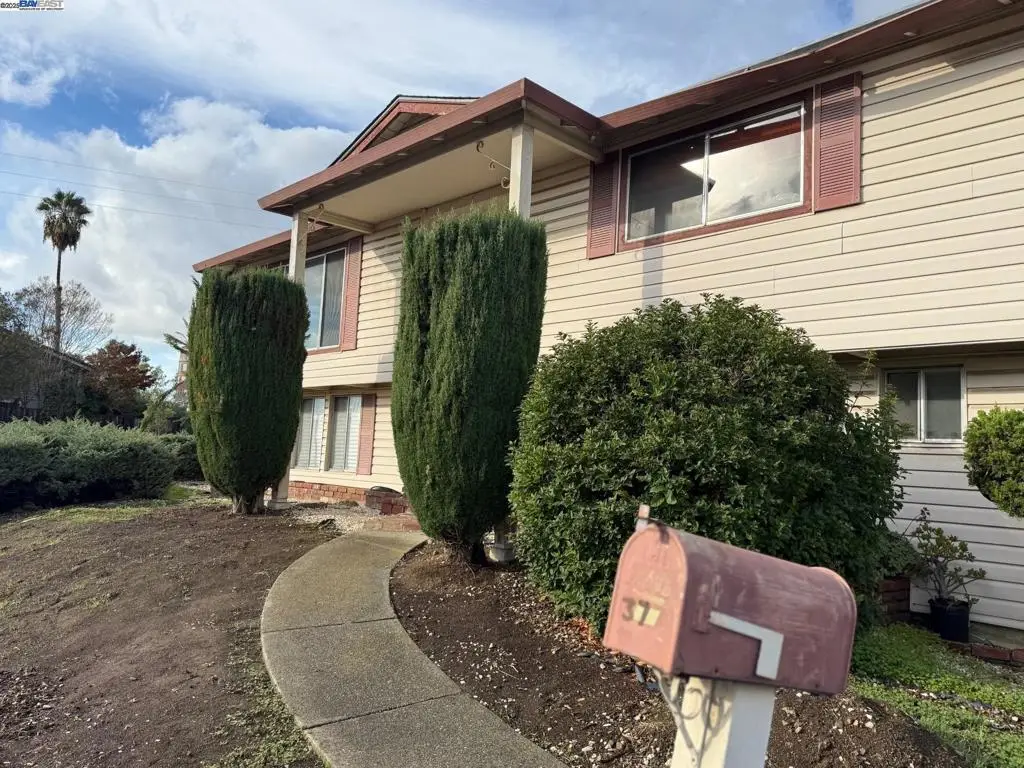 373 Appian Way, Union City, CA 94587 - #1