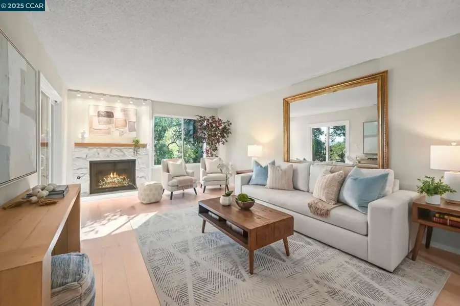 1566 Ashwood Dr, Martinez, CA 94553 - Image #2