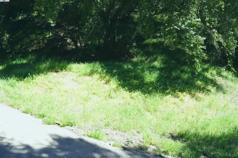 0 Willowbank Ct, Oakland, CA 94611 - Image #3