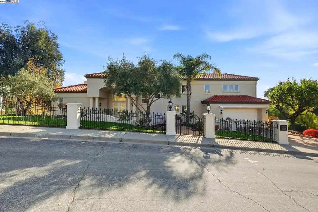 61 Montclaire Dr, Fremont, CA 94539 - Image #1