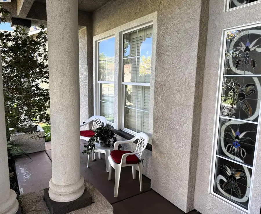 1349 Table Mountain Dr, Oakdale, CA 95361 - Image #2