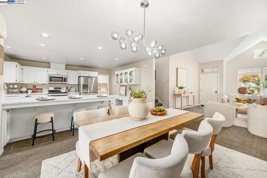 297 Del Valle Ct, Pleasanton, CA 94566 - Image #2