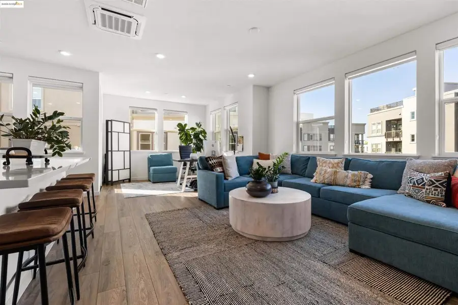 2836 Tradewind Dr, Alameda, CA 94501 - Image #2