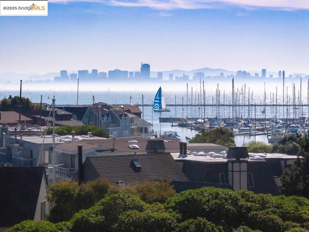 1300 Quarry Ct #303, Richmond, CA 94801 - Image #1