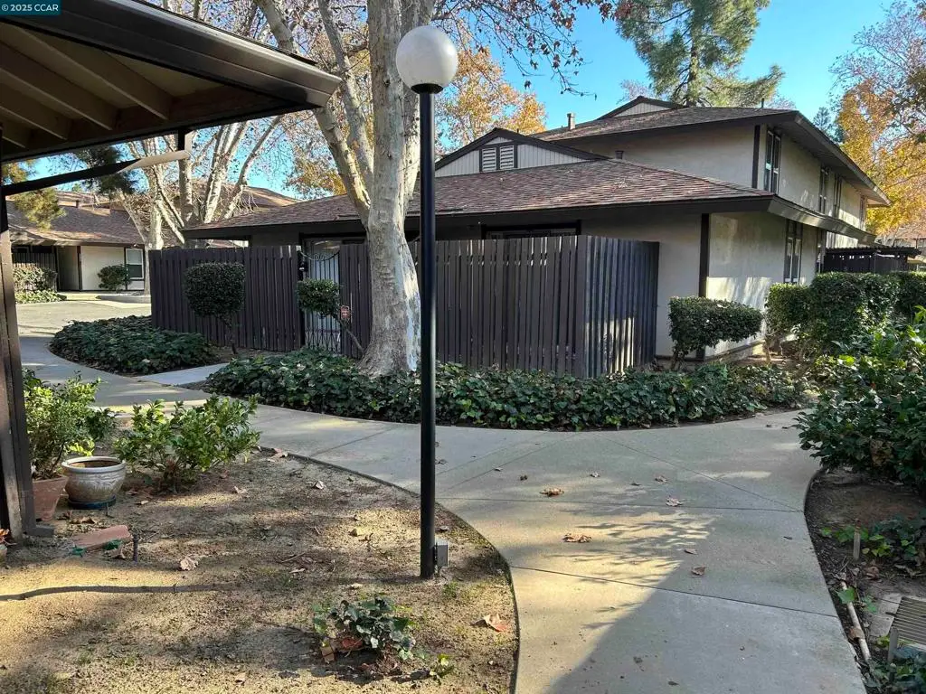 5451 Roundtree Pl, Concord, CA 94521 - Image #1