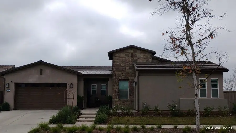 965 Beaver Pond Loop, Madera, CA 93636 - Image #2