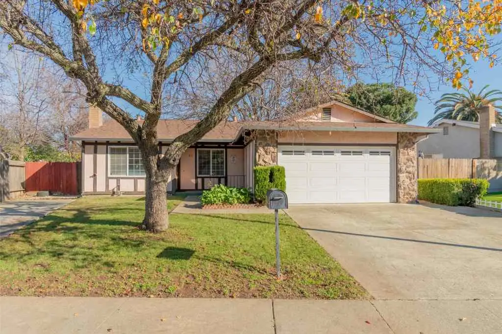 815 La Cruz Ln, Vacaville, CA 95687 - #1