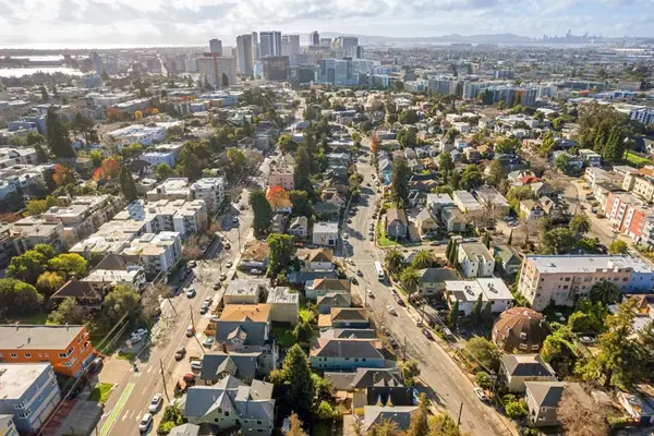 3340 Harrison St, Oakland, CA 94611