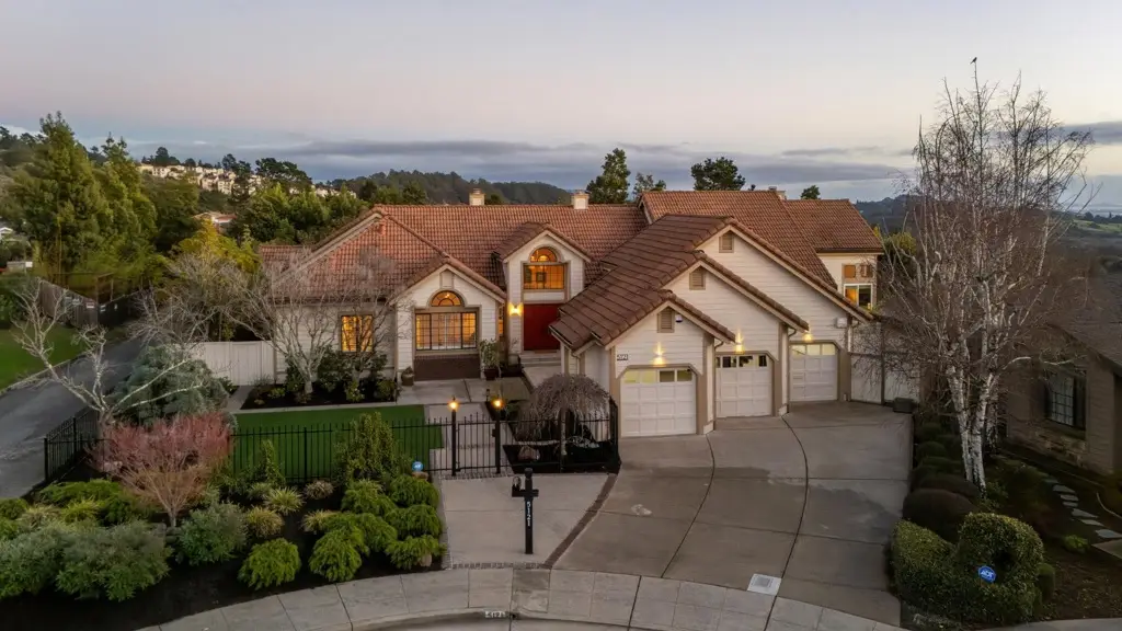 5121 Pinecrest Dr, Oakland, CA 94605 - #1