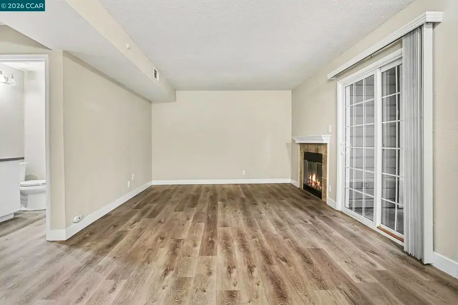 485 Canyon Oaks Dr #J, Oakland, CA 94605 - Image #3