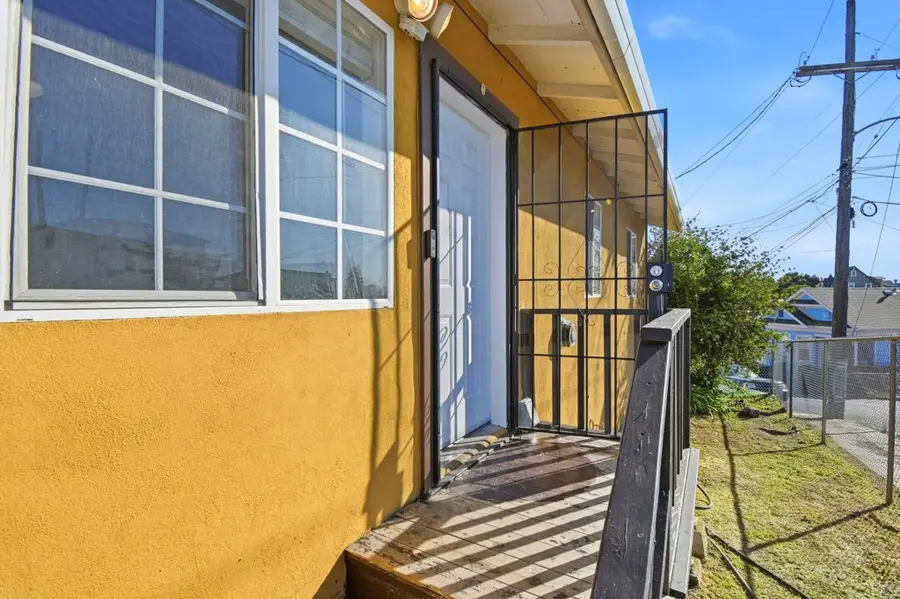 2122 2122 E 25th St, Oakland, CA 94606 - #2
